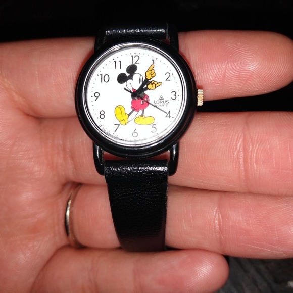 🌵LORUS🌵(LIKE NEW) Tiny Classic Disney Wat - Picture 5 of 6